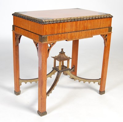 Lot 68 - A 20th century chinoiserie decorated side...