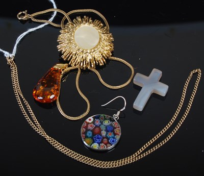 Lot 210M - A group of jewellery to include a single...