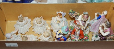 Lot 291 - A group of eleven Continental porcelain...