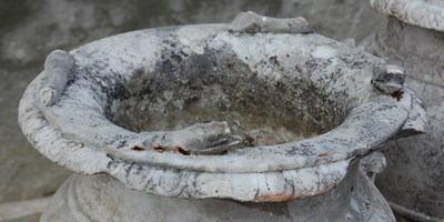 Lot 104 - A pair of antique white marble Neoclassical...