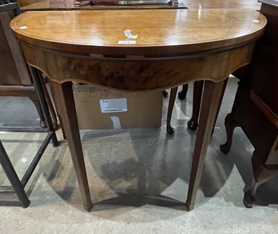 Lot 716 - A George III mahogany boxwood lined and inlaid...
