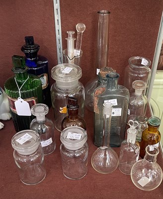 Lot 18 - A collection of Apothecary and pharmaceutical...