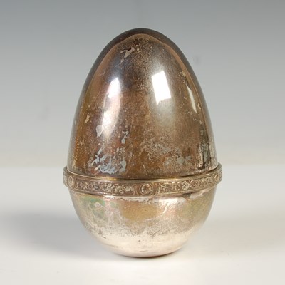 Lot 149 - An Elizabeth II silver and silver gilt easter...