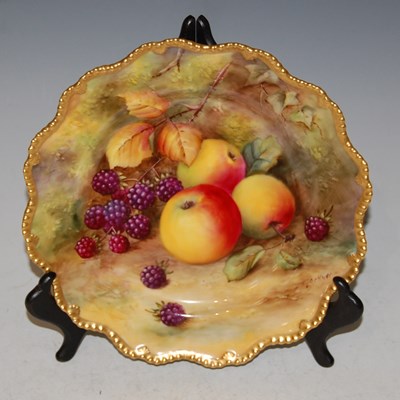 Lot 27 - A Royal Worcester hand-painted cabinet plate...