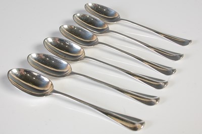 Lot 204 - A set of six London silver teaspoons, 2.6 troy...