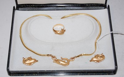 Lot 39 - A suite of yellow metal, diamond and ruby set...