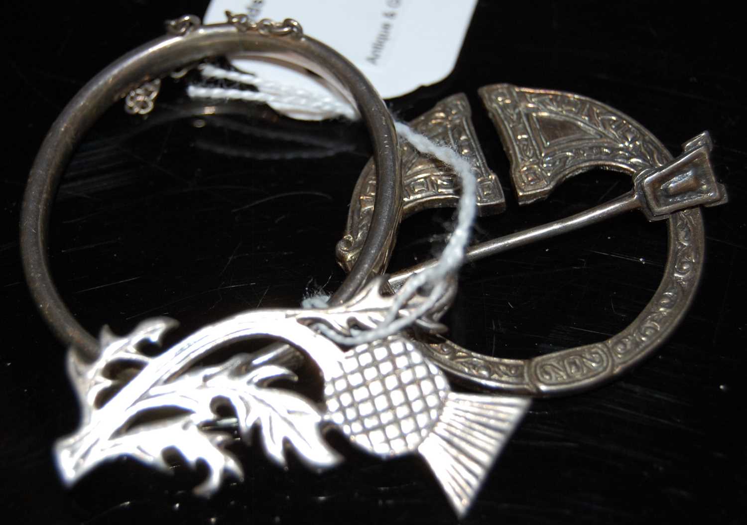 Lot 51 - A group of Scottish silver jewellery to...
