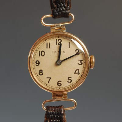 Lot 56 - A vintage ladies 9ct gold cased Rolex...