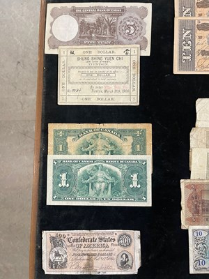 Lot 270 - A collection of early to mid 20th century...