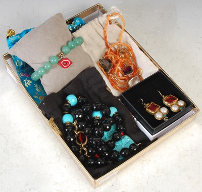 Lot 259D - A group of jewellery to include a pair of...