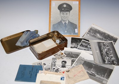 Lot 287 - A collection of early 20th century memorabilia...