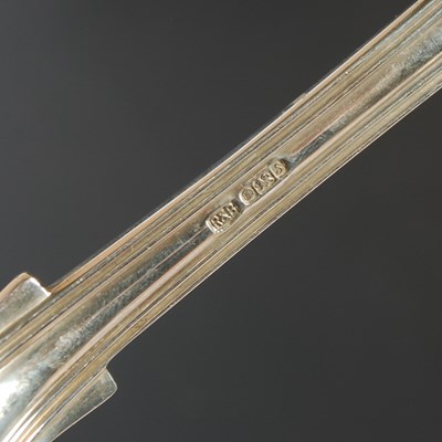 Lot 161 - A late 20th century eight place setting silver...
