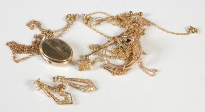 Lot 44 - A collection of assorted yellow metal scrap...