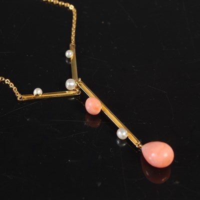 Lot 205 - A yellow metal cultured pearl and coral...