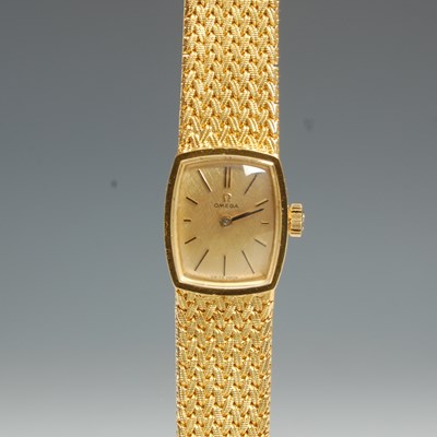 Lot 9 - A vintage ladies Omega 18ct gold bracelet...