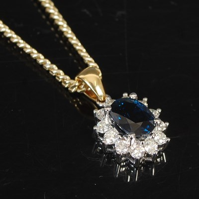 Lot 226 - A yellow metal necklace, stamped '375', tests...