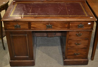 Lot 674 - A 19th century mahogany pedestal desk with...
