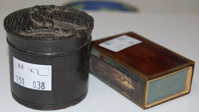 Lot 86 - An 18th century carved treen box, the...
