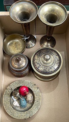 Lot 220 - A collection of items, to include a pair of...