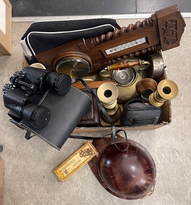 Lot 399 - A box of assorted items to include a plastic...