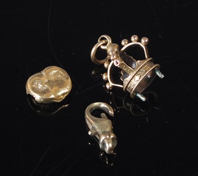 Lot 30 - An 18ct gold tooth, 2.9 grams, a yellow metal...