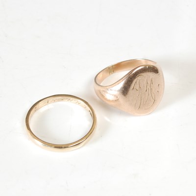 Lot 69 - A 9ct gold wedding ring, size Q, 1.8g;...