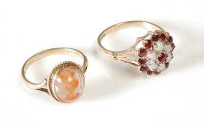Lot 73 - A 9ct gold and moss agate single stone...