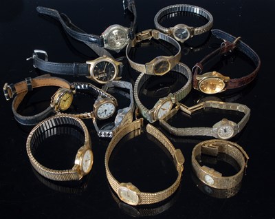 Lot 88 - A collection of thirteen assorted ladies...