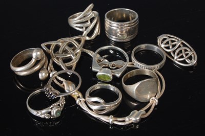Lot 91 - A collection of silver and white metal...