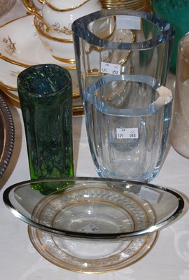 Lot 351 - A group of a glassware to include two similar...
