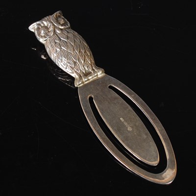 Lot 113 - A London silver page marker, topped with an...