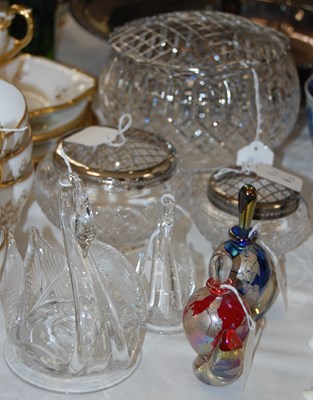 Lot 353 - A group of mixed glassware to include two...