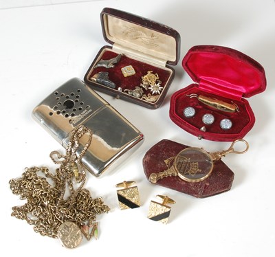 Lot 127 - A box of assorted items, to include a gold...