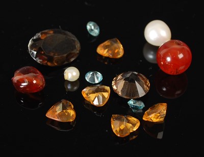 Lot 162A - A collection of fourteen assorted loose...