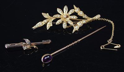 Lot 47 - A group of gold jewellery, to include a 9ct...
