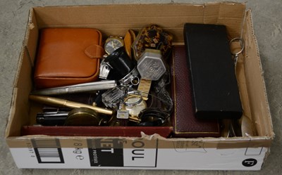 Lot 308A - A box of assorted items to include an Ernest...