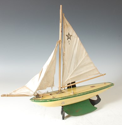 Lot 293 - A 20th century wooden pond yacht / boat model,...