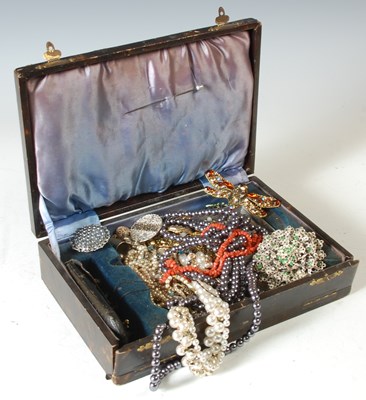 Lot 413 - A box of assorted costume jewellery, to...