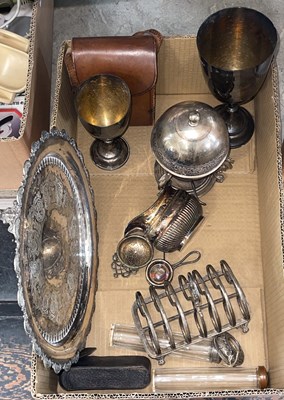Lot 478 - A box of assorted EP ware, to include a toast...