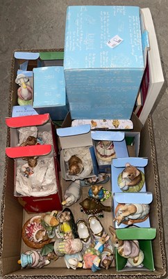 Lot 469 - A box of assorted Beatrix Potter figurines, to...