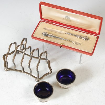 Lot 148 - A collection of silver items, to include a...