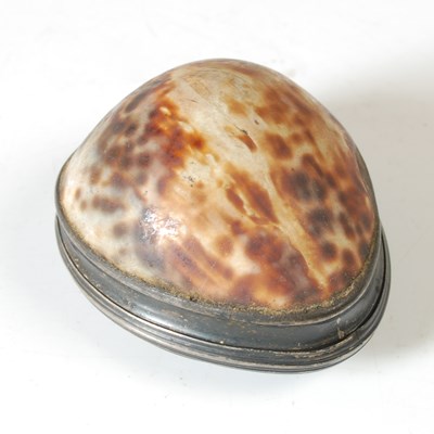Lot 95 - An antique cowrie shell snuff box, set within...