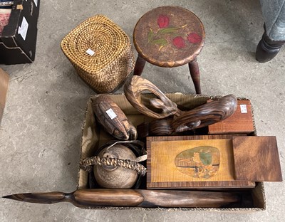 Lot 524 - A box of assorted items, to include a three...