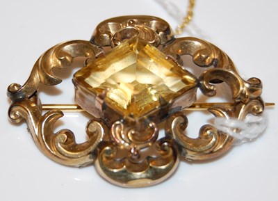 Lot 224 - A Victorian yellow metal and citrine set...