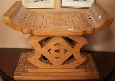 Lot 746 - A 20th century tribal African Ashanti carved...