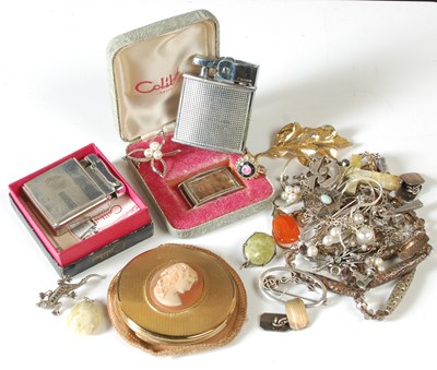 Lot 82 - A collection of assorted costume jewellery, to...