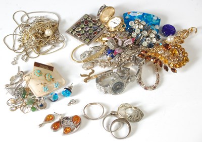 Lot 85 - A collection of assorted costume jewellery, to...