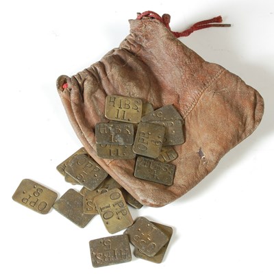 Lot 87 - A collection of twenty three assorted vintage...