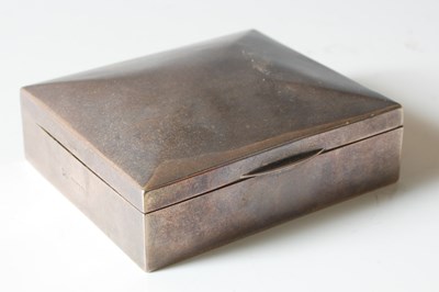 Lot 121 - An early 20th century London silver cigarette...