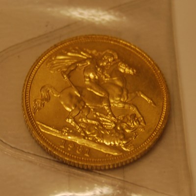 Lot 245 - An Elizabeth II gold sovereign dated 1981